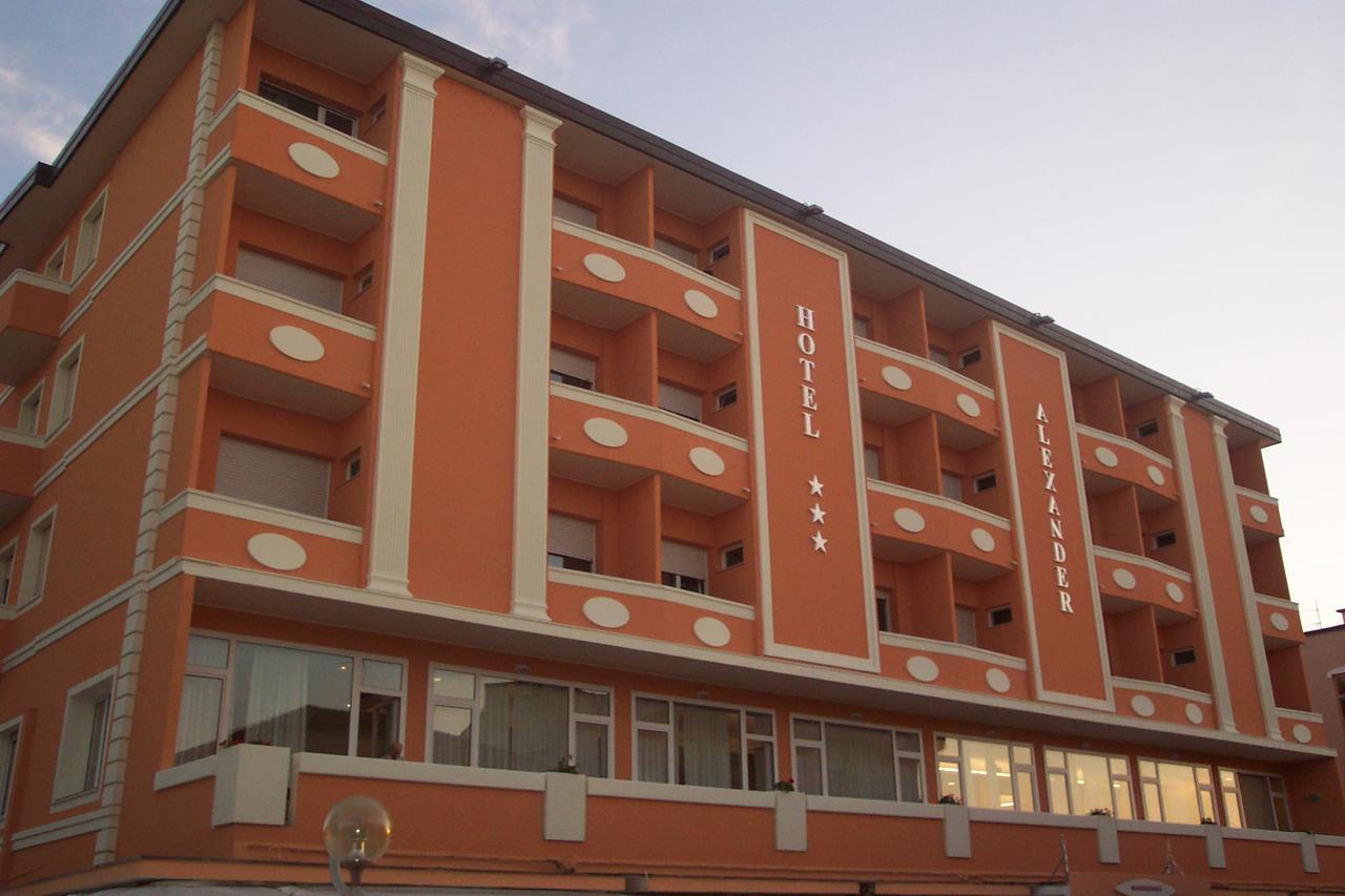 Hotel Alexander Resort Ріміні Екстер'єр фото